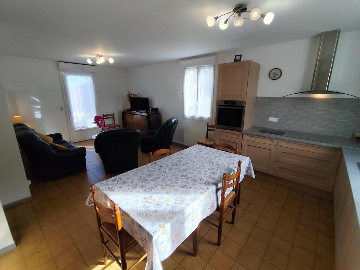 La Maison Des Rosiers